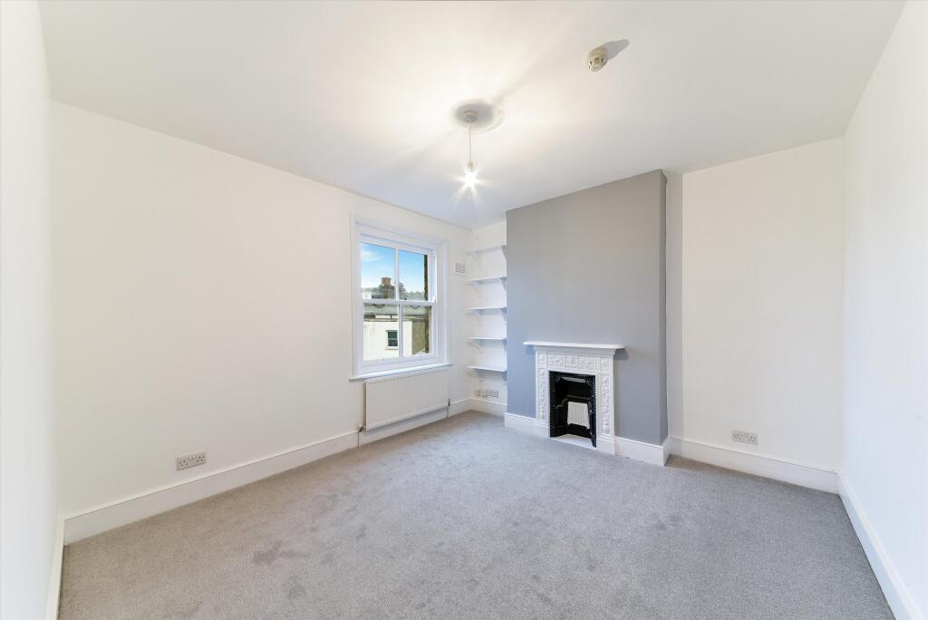 3 bed 1st Floor Flat for rent in London. From Knight Frank - Lettings - Belsize Park
