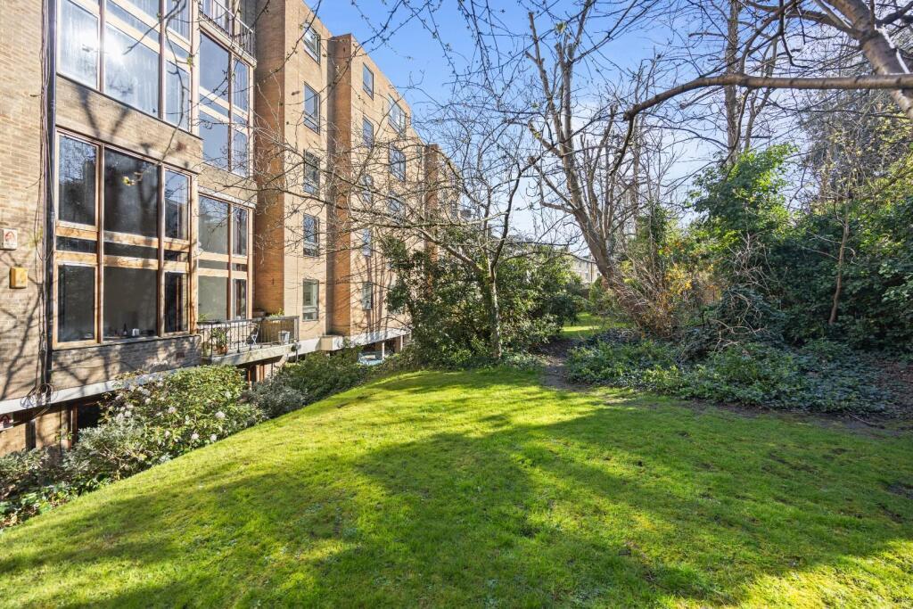 1 bed 1st Floor Flat for rent in Hampstead. From Knight Frank - Lettings - Belsize Park