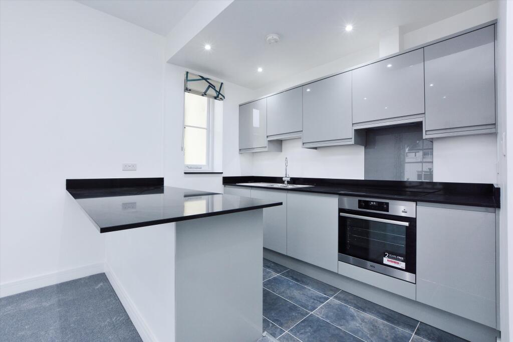 3 bed 1st Floor Flat for rent in Hampstead. From Knight Frank - Lettings - Belsize Park
