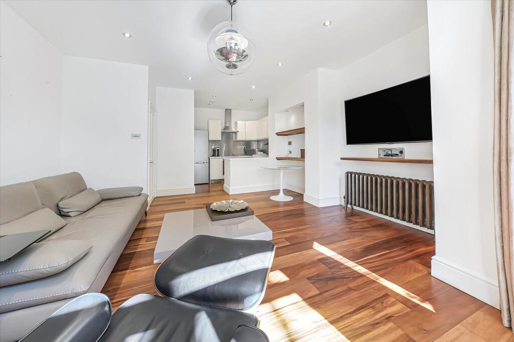 2 bed 1st Floor Flat for rent in Hampstead. From Knight Frank - Lettings - Belsize Park