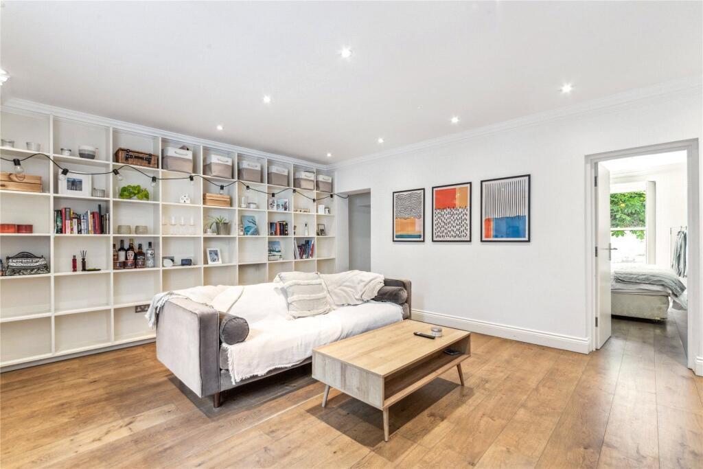 1 bed 1st Floor Flat for rent in London. From Knight Frank - Lettings - Belsize Park