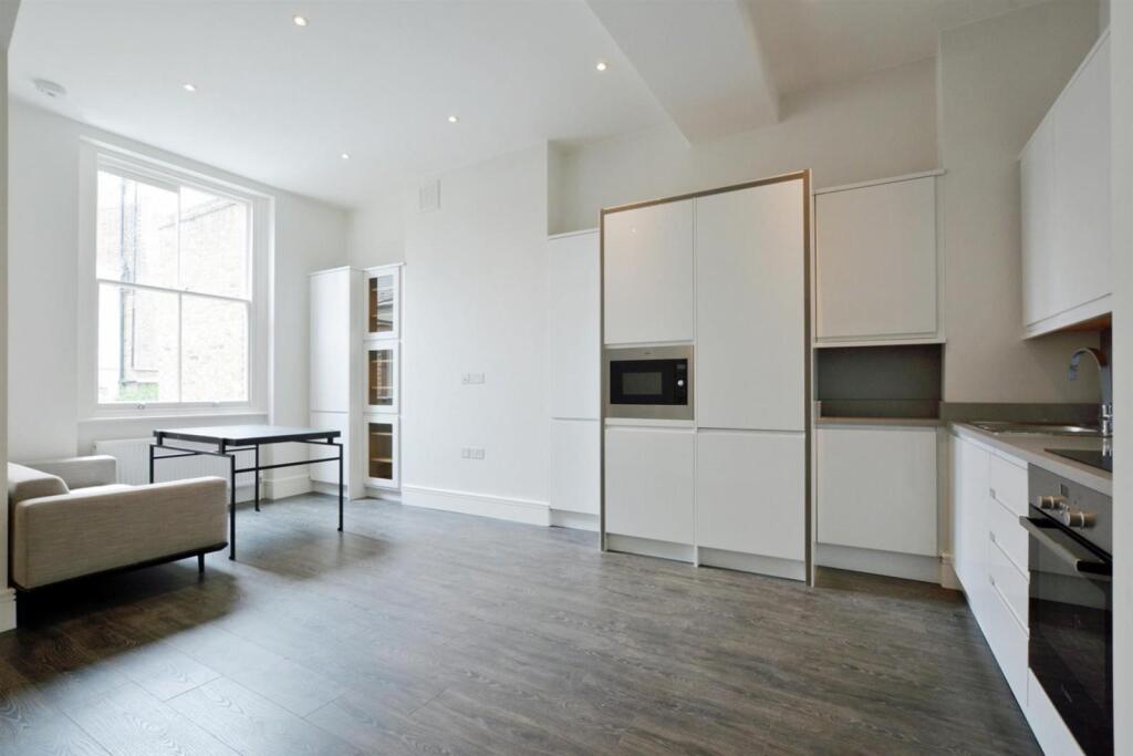 2 bed 1st Floor Flat for rent in Hampstead. From Knight Frank - Lettings - Belsize Park