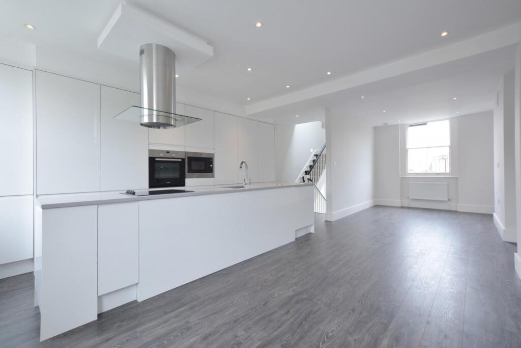 2 bed 1st Floor Flat for rent in Hampstead. From Knight Frank - Lettings - Belsize Park