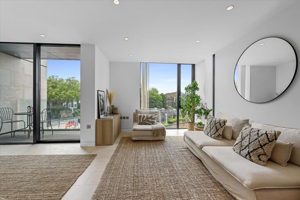 2 bed 1st Floor Flat for rent in London. From Knight Frank - Lettings - Belsize Park