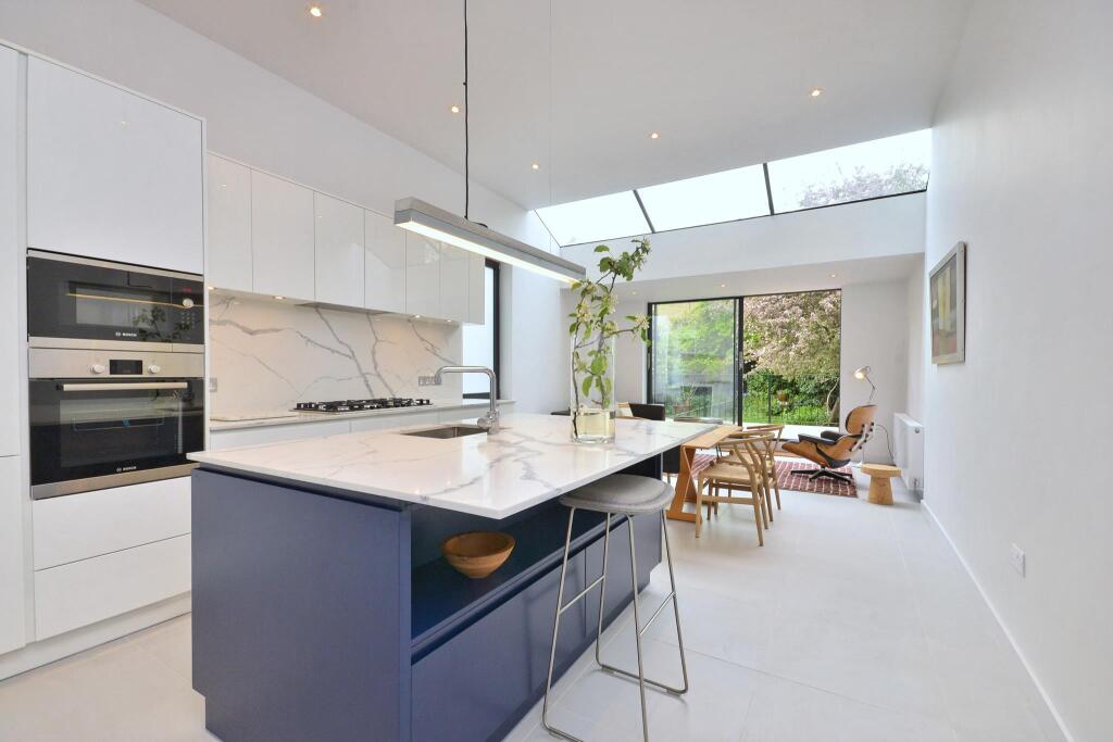 3 bed Detached for rent in Hampstead. From Knight Frank - Lettings - Belsize Park 3 bed Detached for rent in Hampstead. From Knight Frank - Lettings - Belsize Park