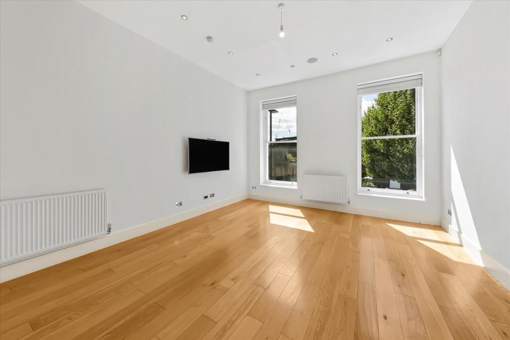 2 bed 1st Floor Flat for rent in Camden Town. From Knight Frank - Lettings - Belsize Park