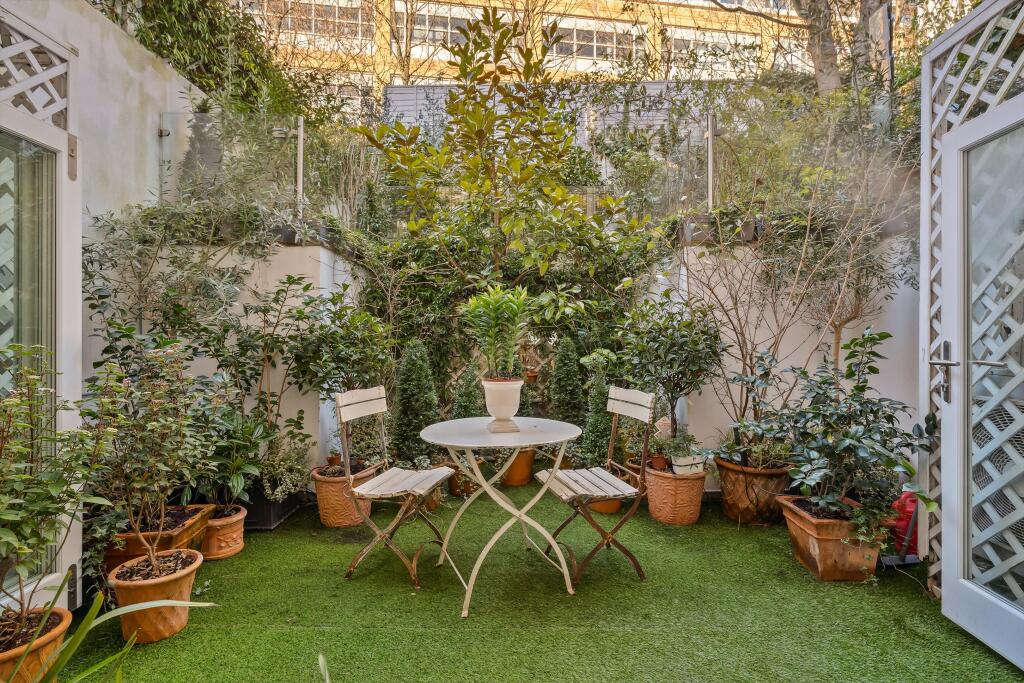 4 bed Semi Detached for rent in London. From Knight Frank - Lettings - Chelsea 4 bed Semi Detached for rent in London. From Knight Frank - Lettings - Chelsea