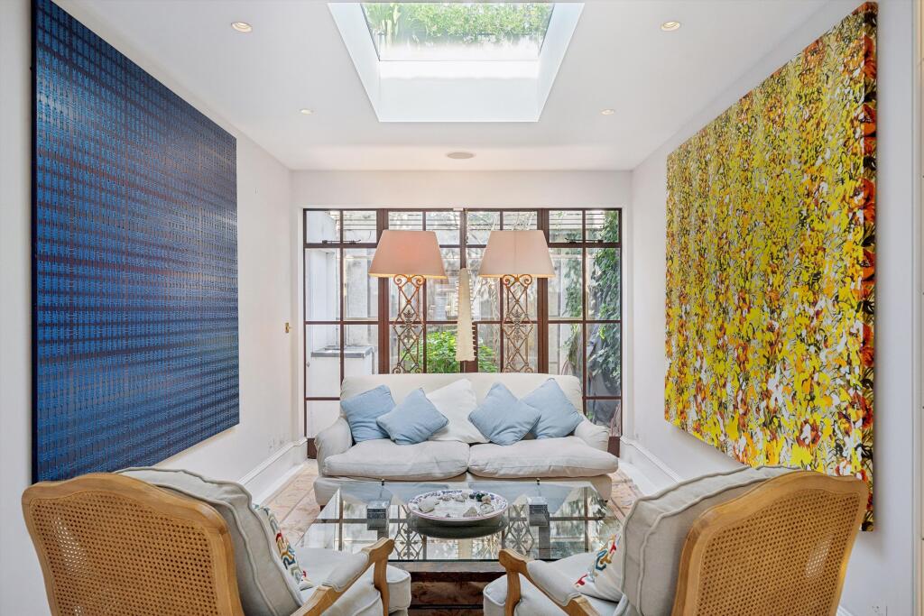 3 bed Mid Terraced House for rent in Chelsea. From Knight Frank - Lettings - Chelsea