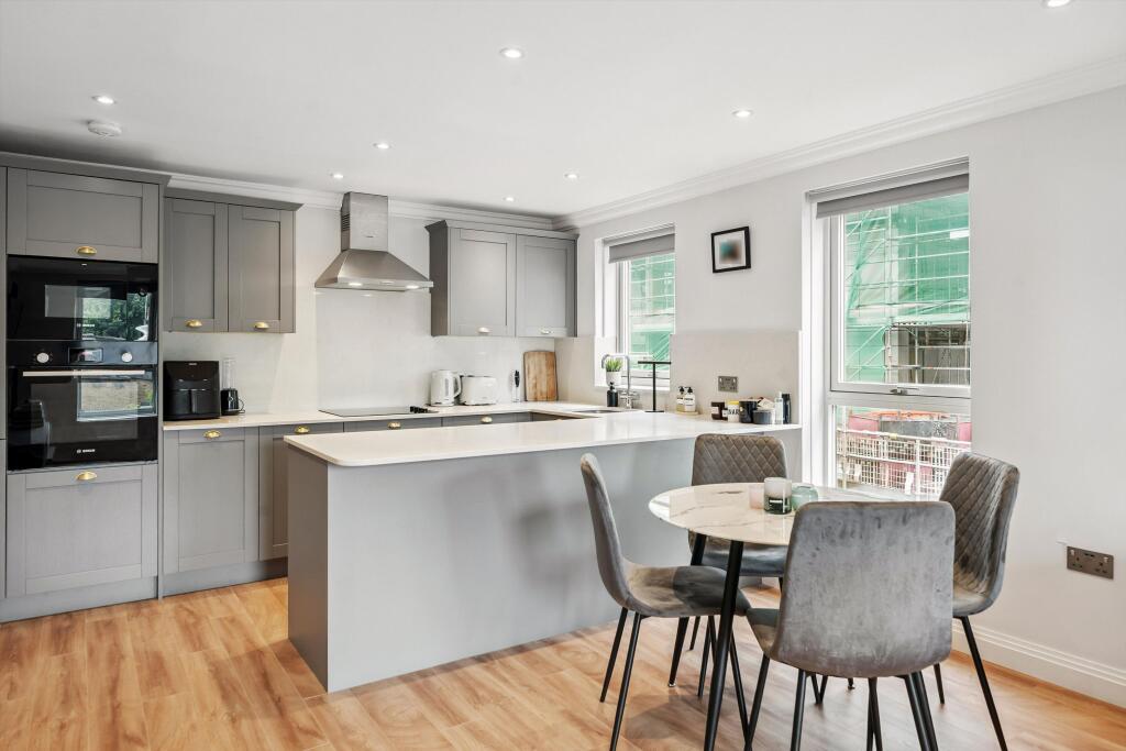2 bed 1st Floor Flat for rent in London. From Knight Frank - Lettings - Chelsea