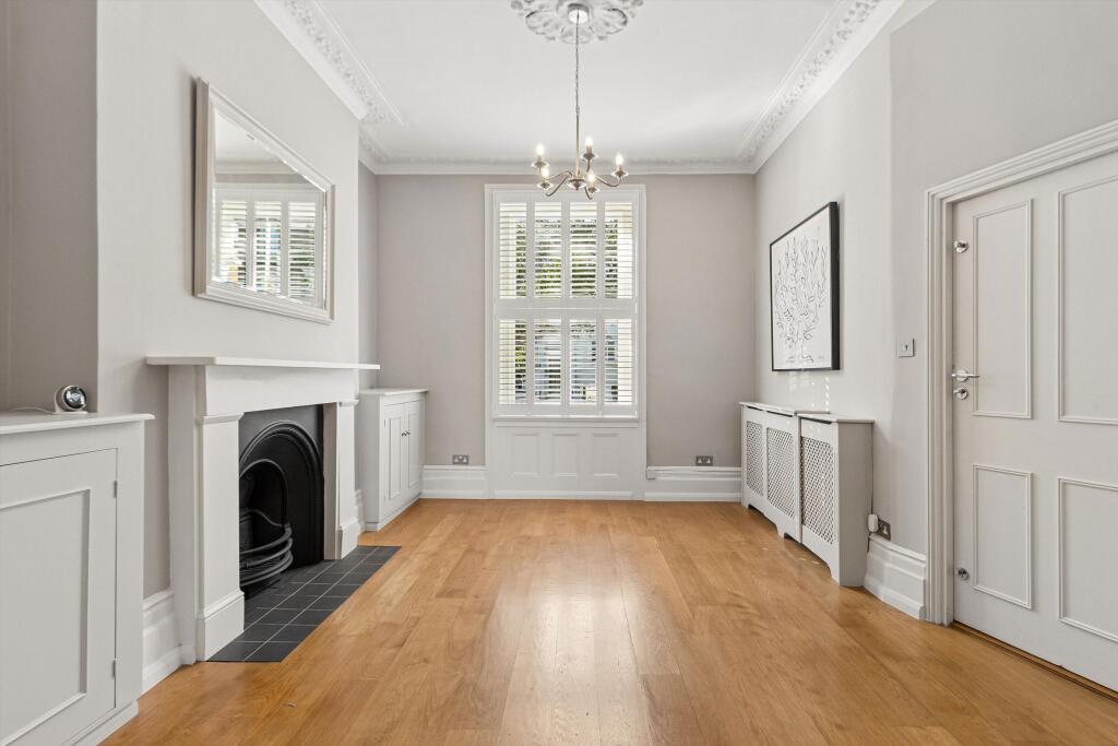 2 bed 1st Floor Flat for rent in London. From Knight Frank - Lettings - Chelsea