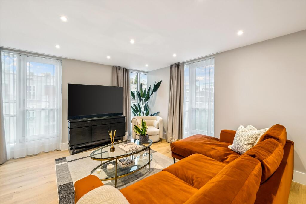 3 bed 1st Floor Flat for rent in London. From Knight Frank - Marylebone