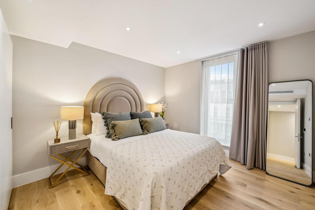 3 bed 1st Floor Flat for rent in London. From Knight Frank - Marylebone