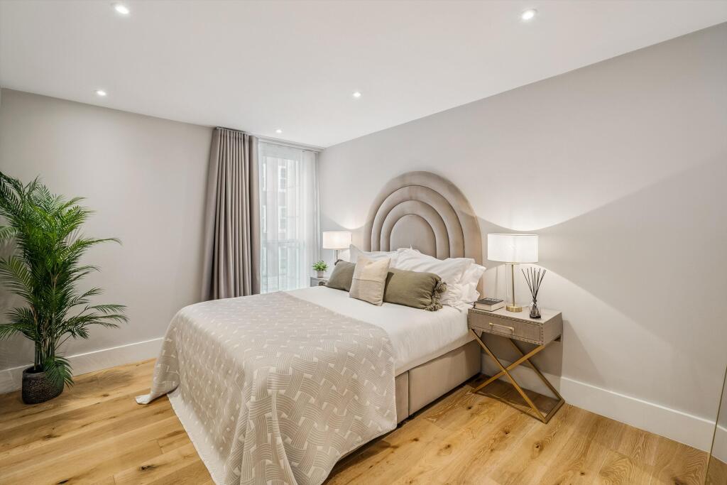 4 bed 1st Floor Flat for rent in Camden Town. From Knight Frank - Marylebone