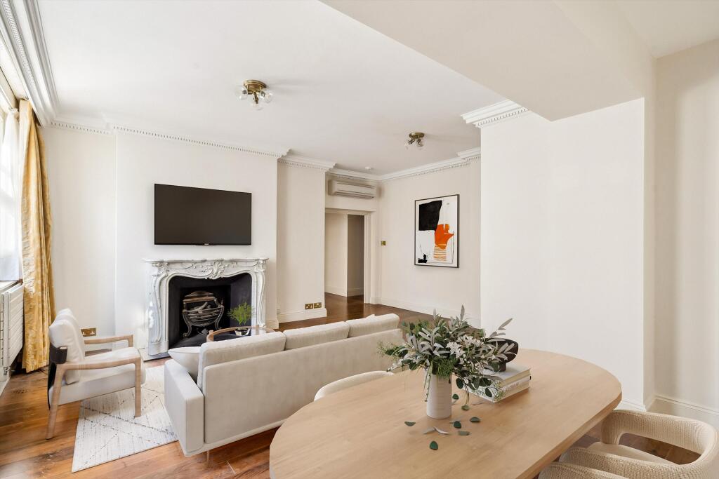 3 bed 1st Floor Flat for rent in London. From Knight Frank - Lettings - Knightsbridge