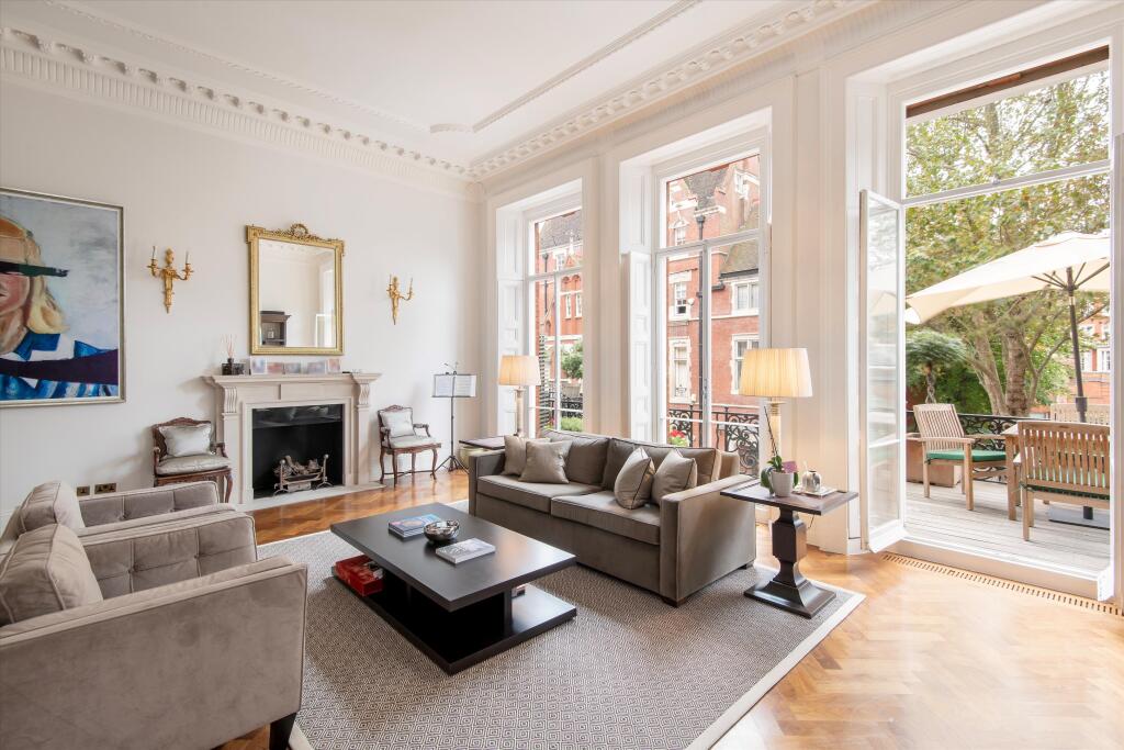 3 bed 1st Floor Flat for rent in London. From Knight Frank - Lettings - Knightsbridge