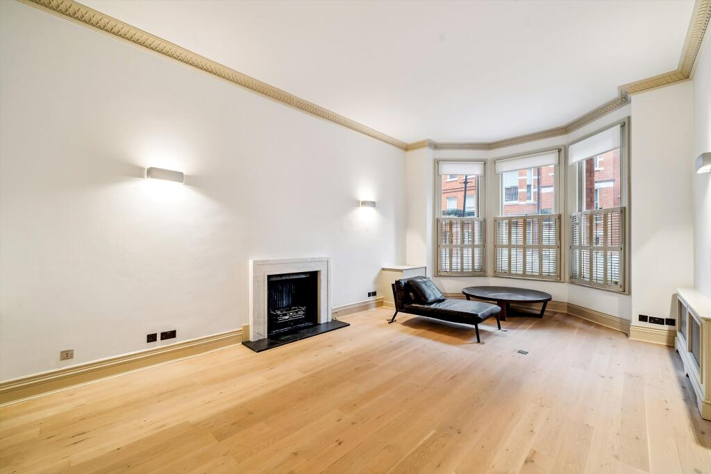 3 bed 1st Floor Flat for rent in London. From Knight Frank - Lettings - Knightsbridge 3 bed 1st Floor Flat for rent in London. From Knight Frank - Lettings - Knightsbridge