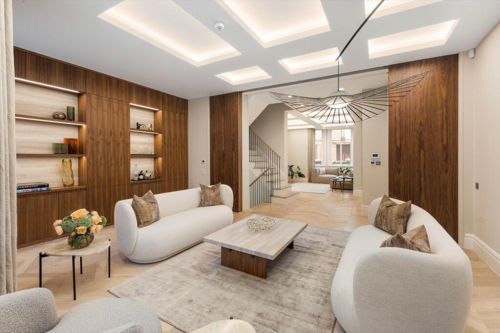 6 bed Mid Terraced House for rent in London. From Knight Frank - Lettings - Knightsbridge 6 bed Mid Terraced House for rent in London. From Knight Frank - Lettings - Knightsbridge