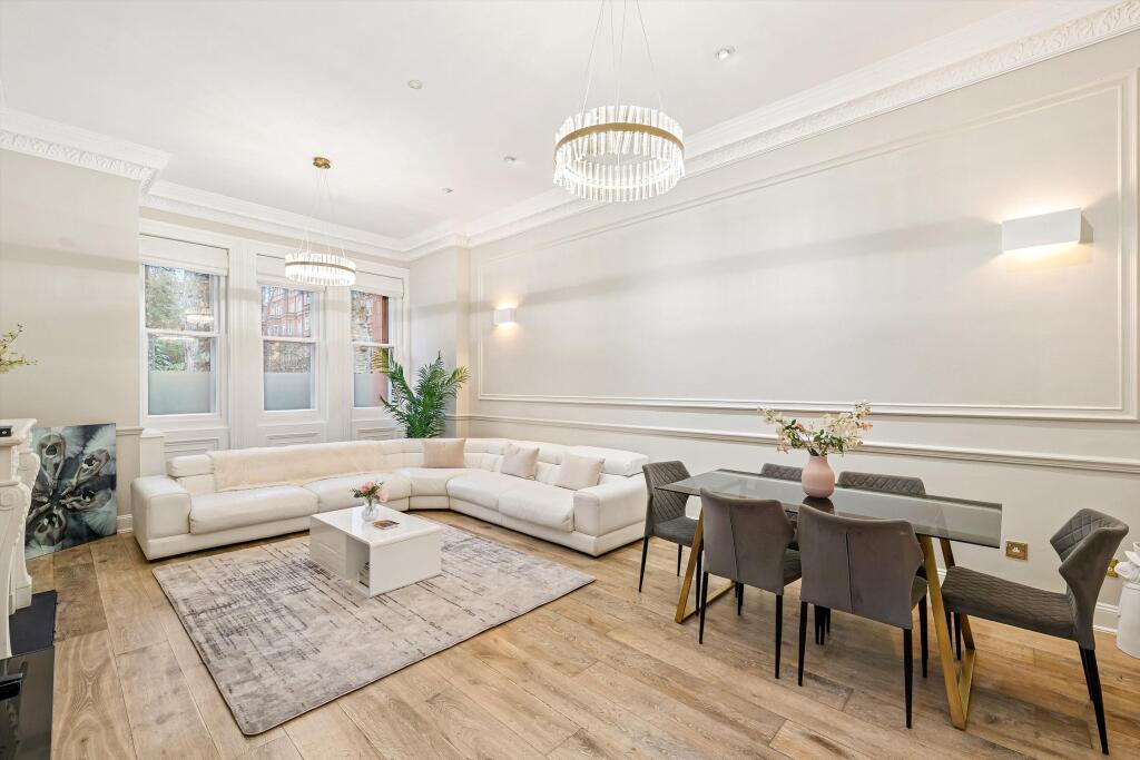3 bed 1st Floor Flat for rent in London. From Knight Frank - Lettings - Knightsbridge