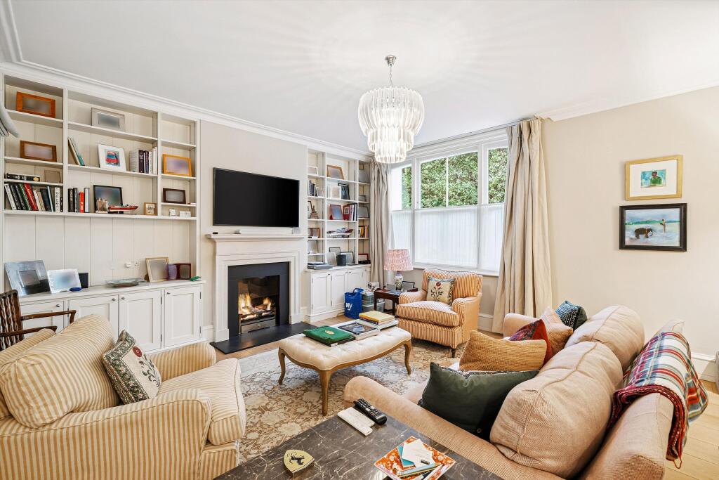 3 bed Mid Terraced House for rent in London. From Knight Frank - Lettings - Knightsbridge