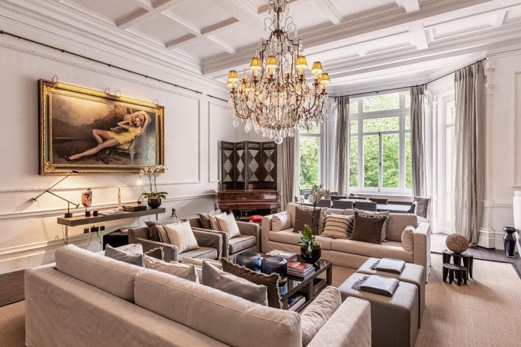 3 bed 1st Floor Flat for rent in London. From Knight Frank - Lettings - Knightsbridge