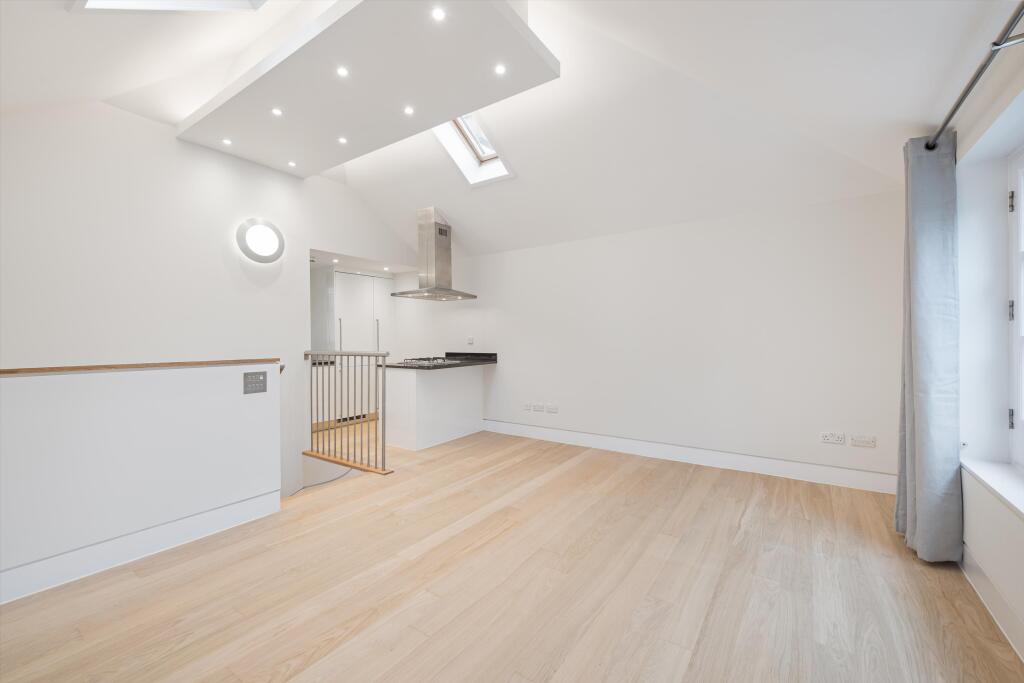1 bed Mid Terraced House for rent in London. From Knight Frank - Lettings - Knightsbridge