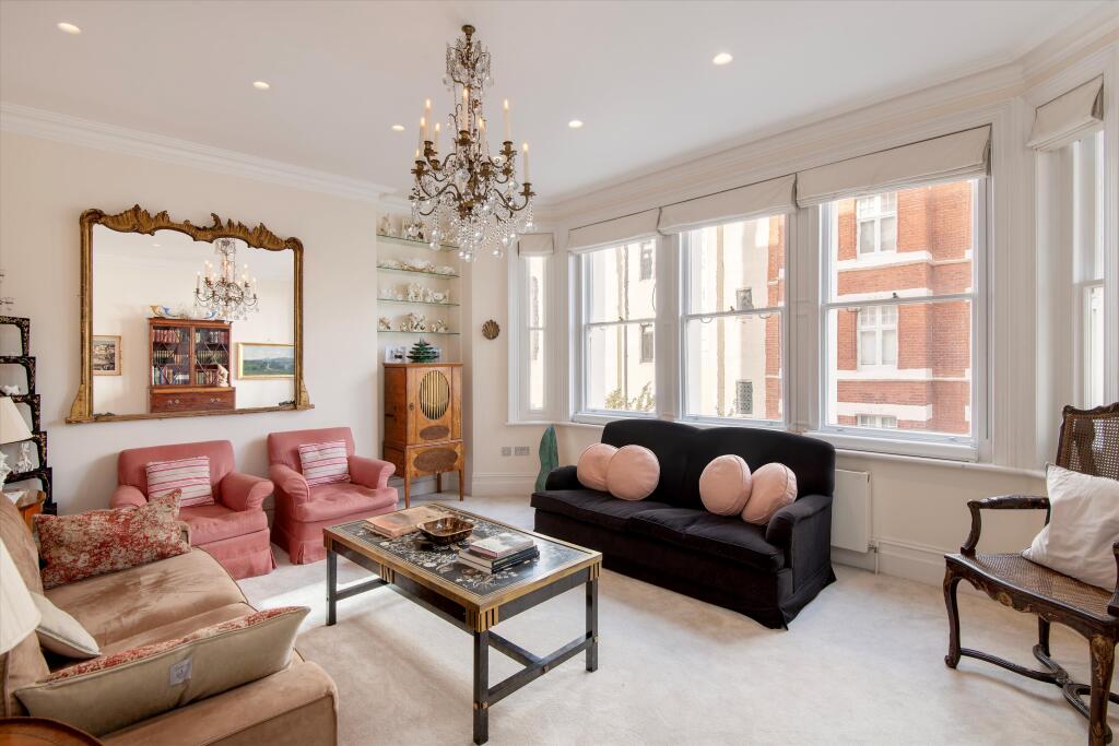 4 bed 1st Floor Flat for rent in London. From Knight Frank - Lettings - Knightsbridge
