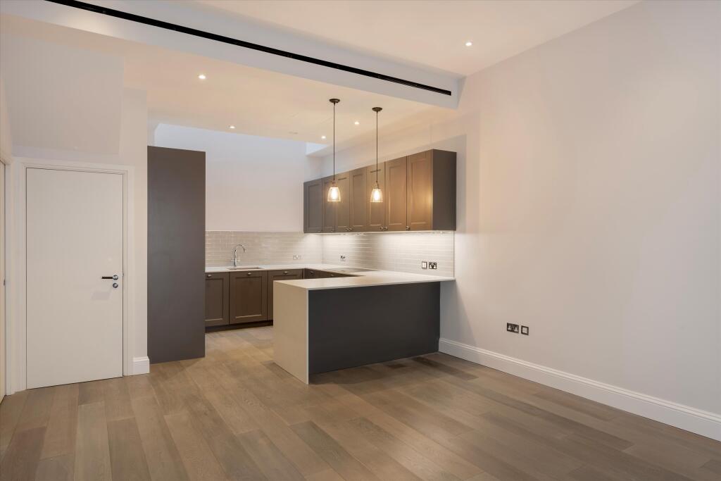 3 bed Detached for rent in Chelsea. From Knight Frank - Lettings - Knightsbridge