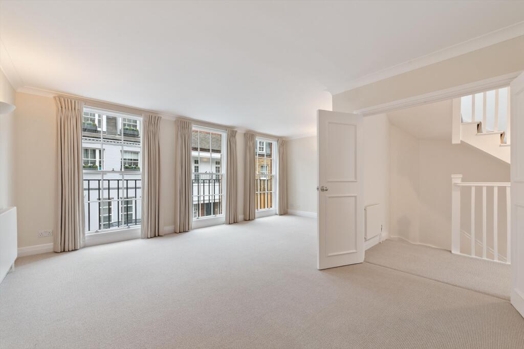 2 bed Mid Terraced House for rent in Chelsea. From Knight Frank - Lettings - Knightsbridge