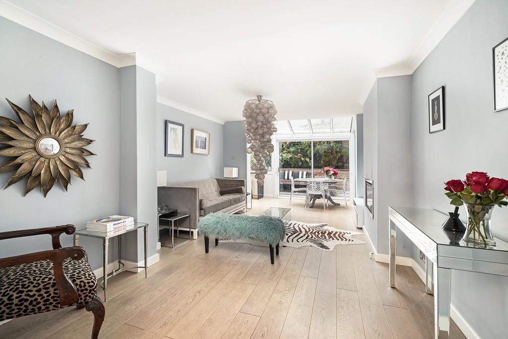 2 bed 1st Floor Flat for rent in London. From Knight Frank - Lettings - Knightsbridge