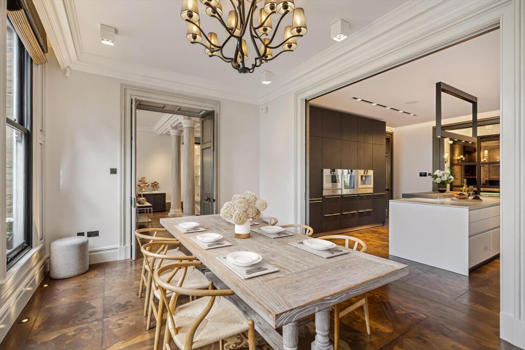 4 bed Town House for rent in London. From Knight Frank - Lettings - Knightsbridge