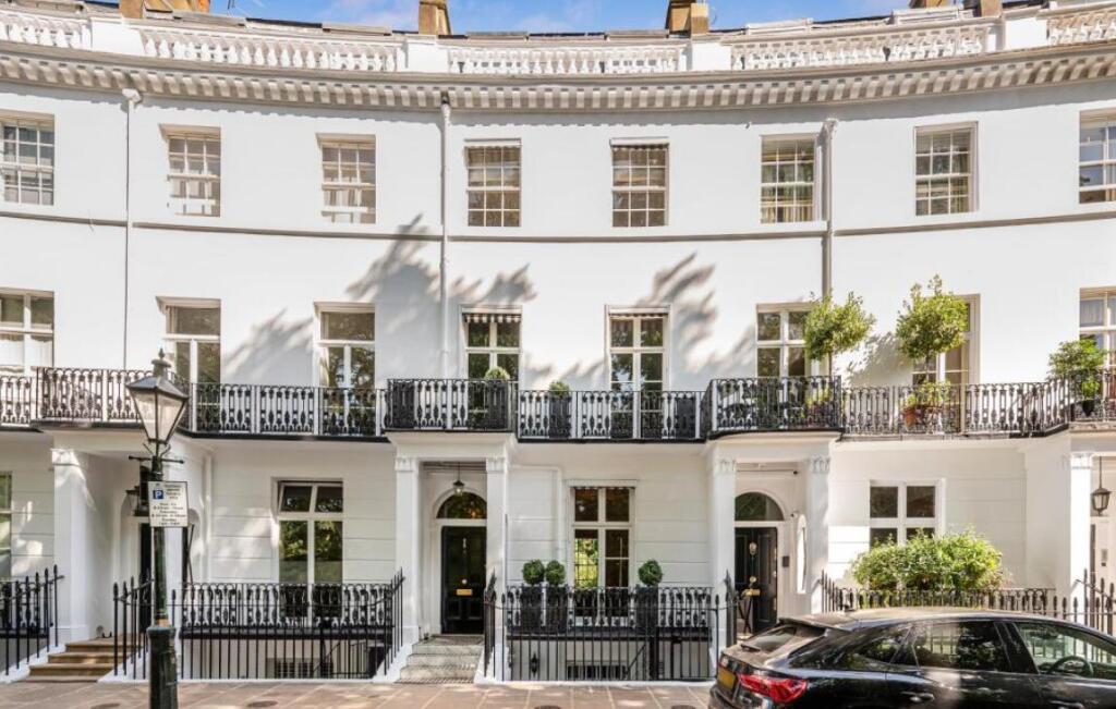 4 bed Mid Terraced House for rent in Chelsea. From Knight Frank - Lettings - Knightsbridge