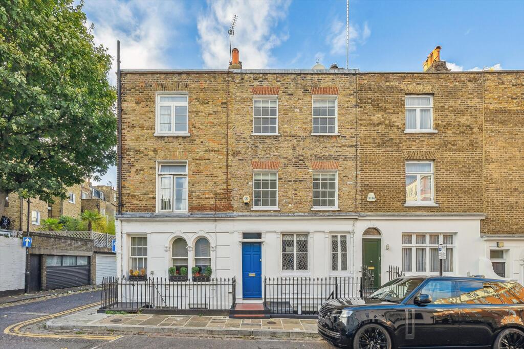 3 bed Detached for rent in London. From Knight Frank - Lettings - Knightsbridge