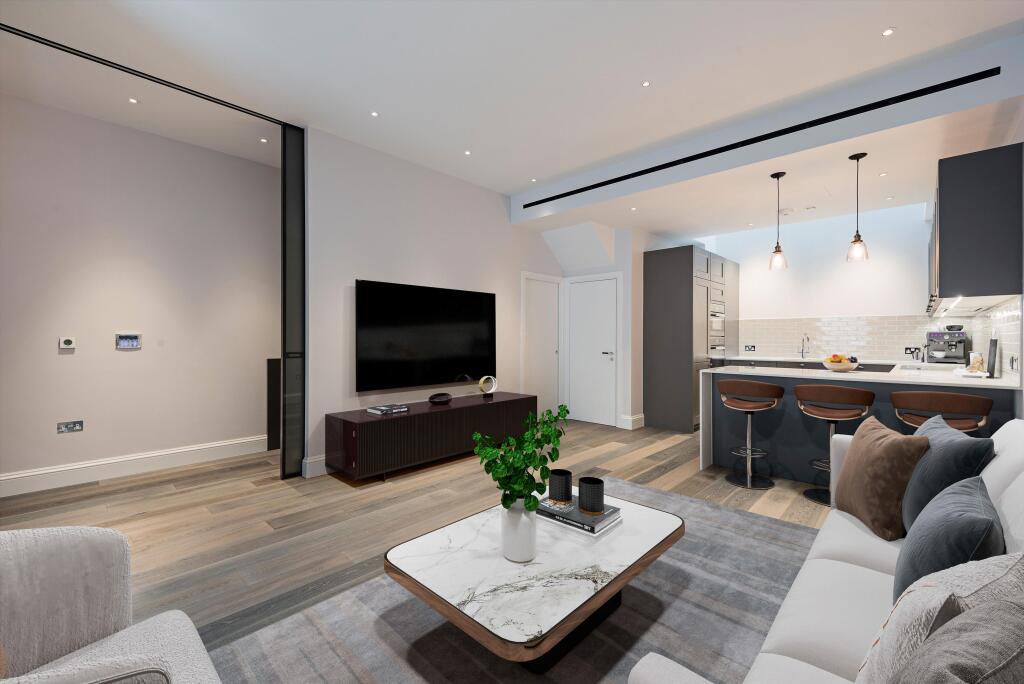 3 bed Detached for rent in London. From Knight Frank - Lettings - Knightsbridge