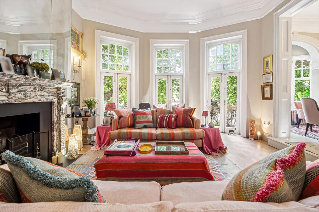 2 bed 1st Floor Flat for rent in London. From Knight Frank - Lettings - Knightsbridge