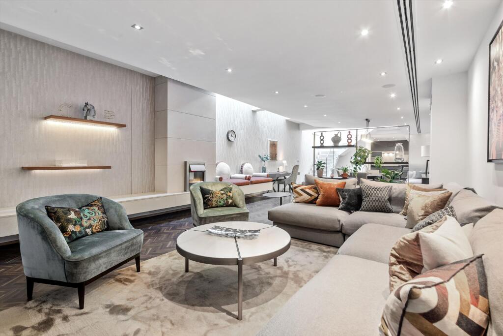 4 bed 1st Floor Flat for rent in Chelsea. From Knight Frank - Lettings - Knightsbridge