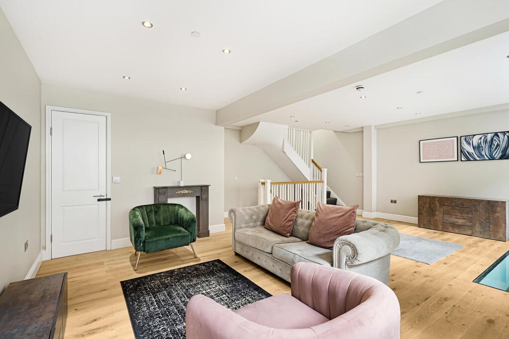 3 bed Mid Terraced House for rent in London. From Knight Frank - Lettings - Knightsbridge 3 bed Mid Terraced House for rent in London. From Knight Frank - Lettings - Knightsbridge