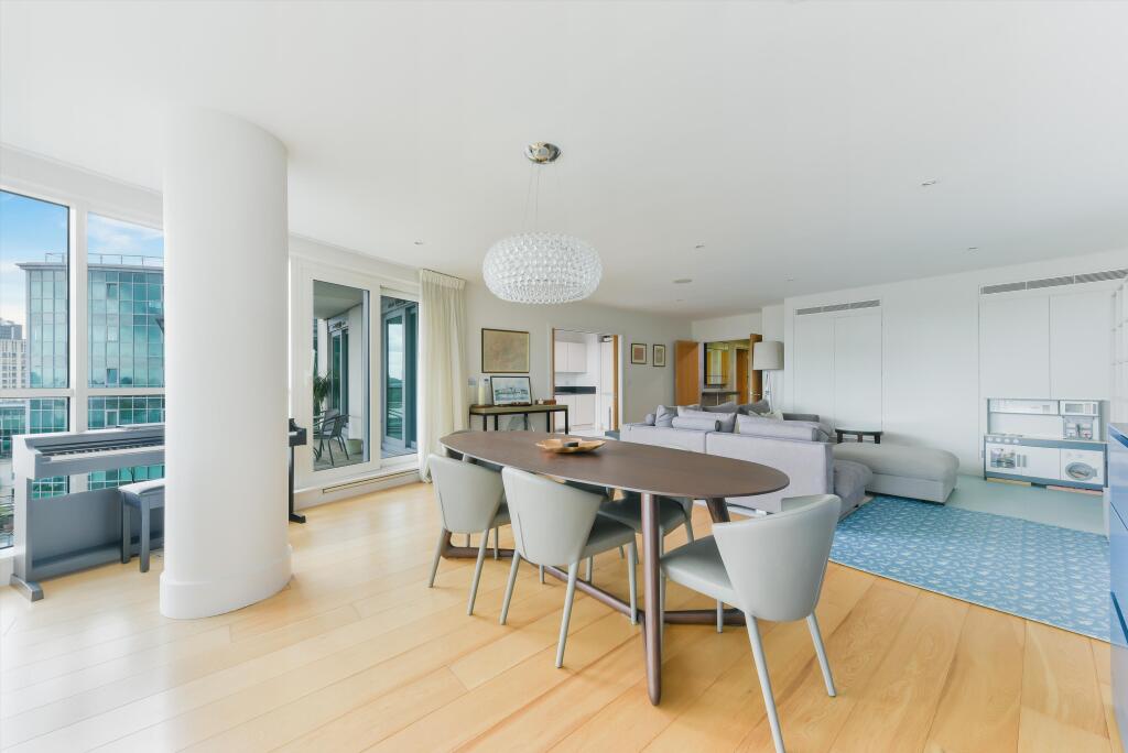 3 bed 1st Floor Flat for rent in Westminster. From Knight Frank - Lettings - Battersea