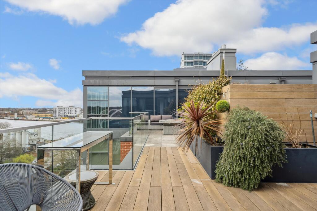 3 bed 1st Floor Flat for rent in Battersea. From Knight Frank - Lettings - Battersea 3 bed 1st Floor Flat for rent in Battersea. From Knight Frank - Lettings - Battersea