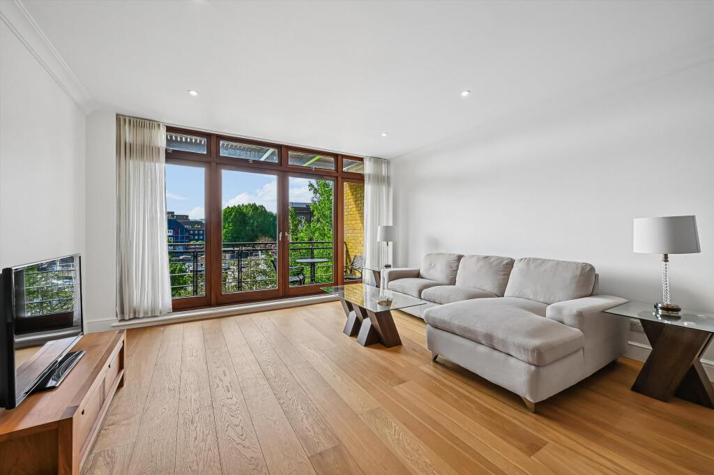 2 bed 1st Floor Flat for rent in London. From Knight Frank - Lettings - Wapping