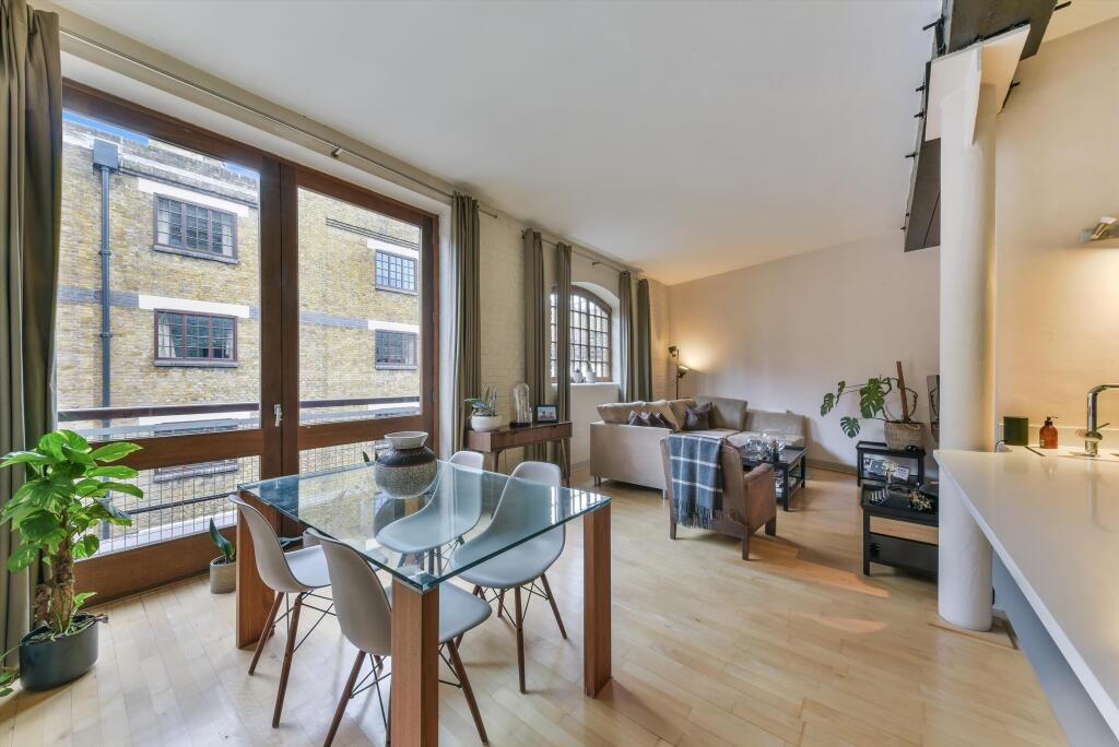 2 bed 1st Floor Flat for rent in Stepney. From Knight Frank - Lettings - Wapping