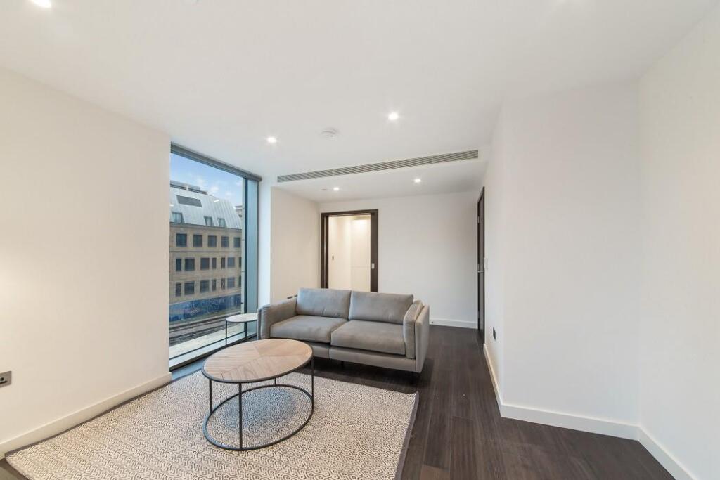 1 bed 1st Floor Flat for rent in Stepney. From Knight Frank - Lettings - Wapping