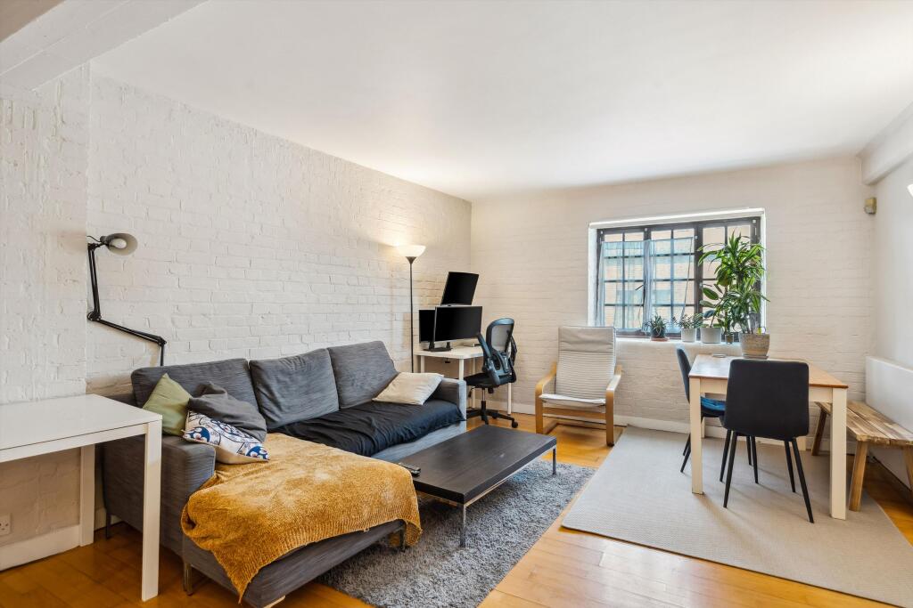 1 bed 1st Floor Flat for rent in London. From Knight Frank - Lettings - Wapping