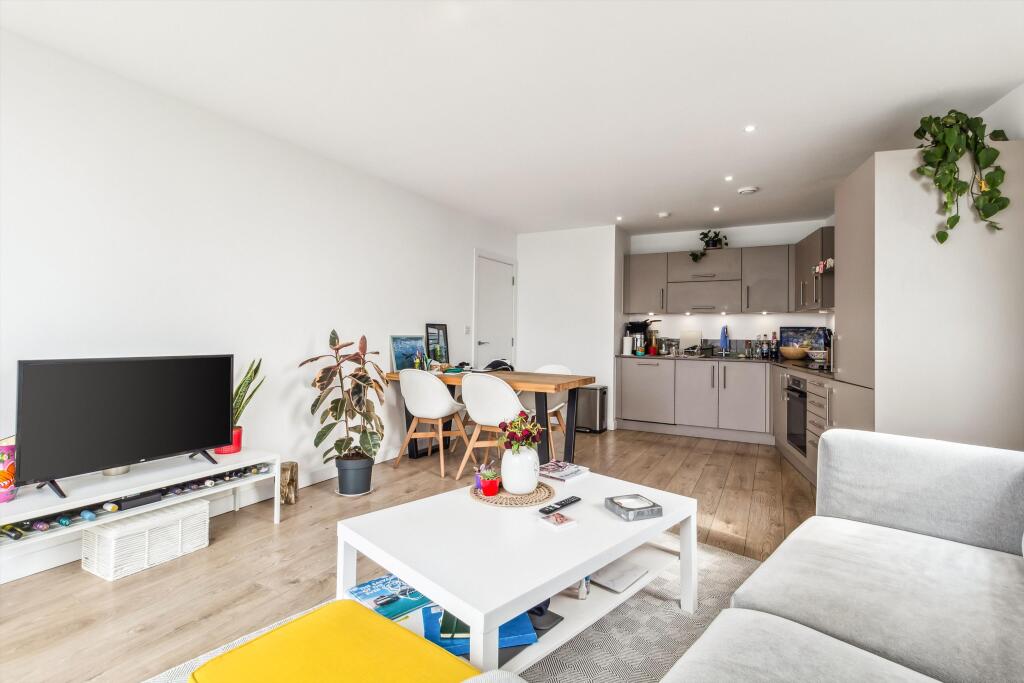 3 bed 1st Floor Flat for rent in London. From Knight Frank - Lettings - Wapping 3 bed 1st Floor Flat for rent in London. From Knight Frank - Lettings - Wapping