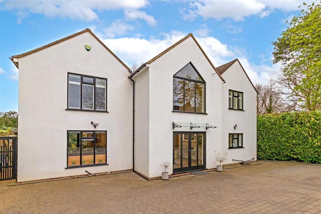 5 bed Detached for rent in St Albans. From Cassidy & Tate - St Albans