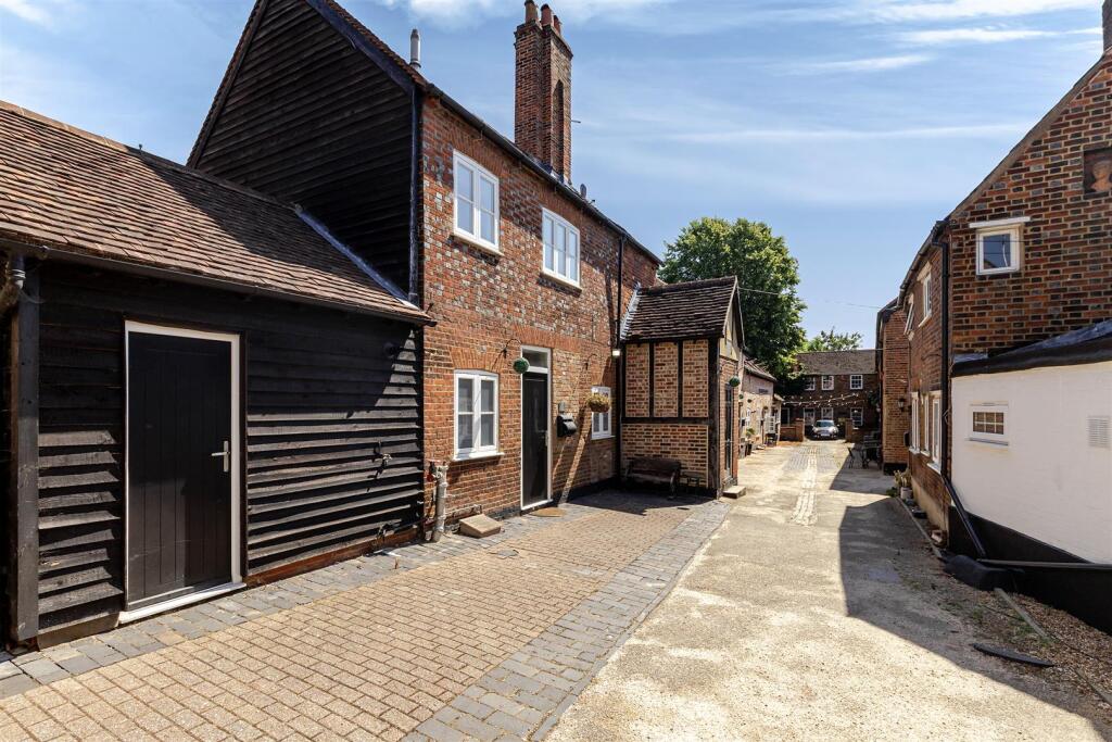 2 bed Detached for rent in St Albans. From Cassidy & Tate - St Albans