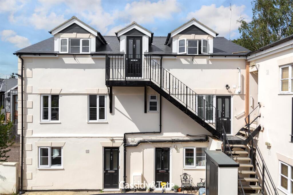 4 bed 1st Floor Flat for rent in St Albans. From Cassidy & Tate - St Albans
