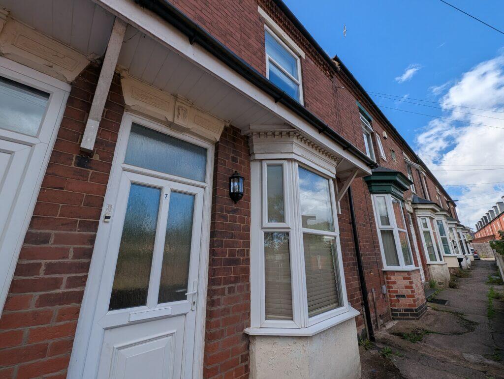 3 bed Mid Terraced House for rent in Headley Heath. From Oakton Estates - Birmingham
