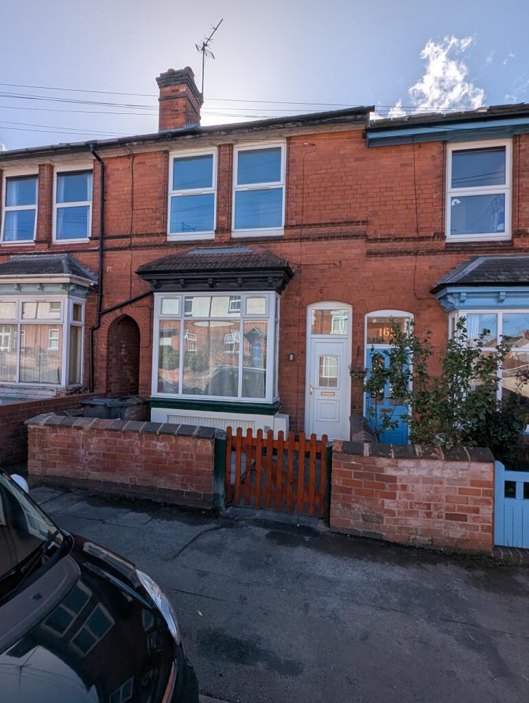4 bed Mid Terraced House for rent in Bateman's Green. From Oakton Estates - Birmingham 4 bed Mid Terraced House for rent in Bateman's Green. From Oakton Estates - Birmingham