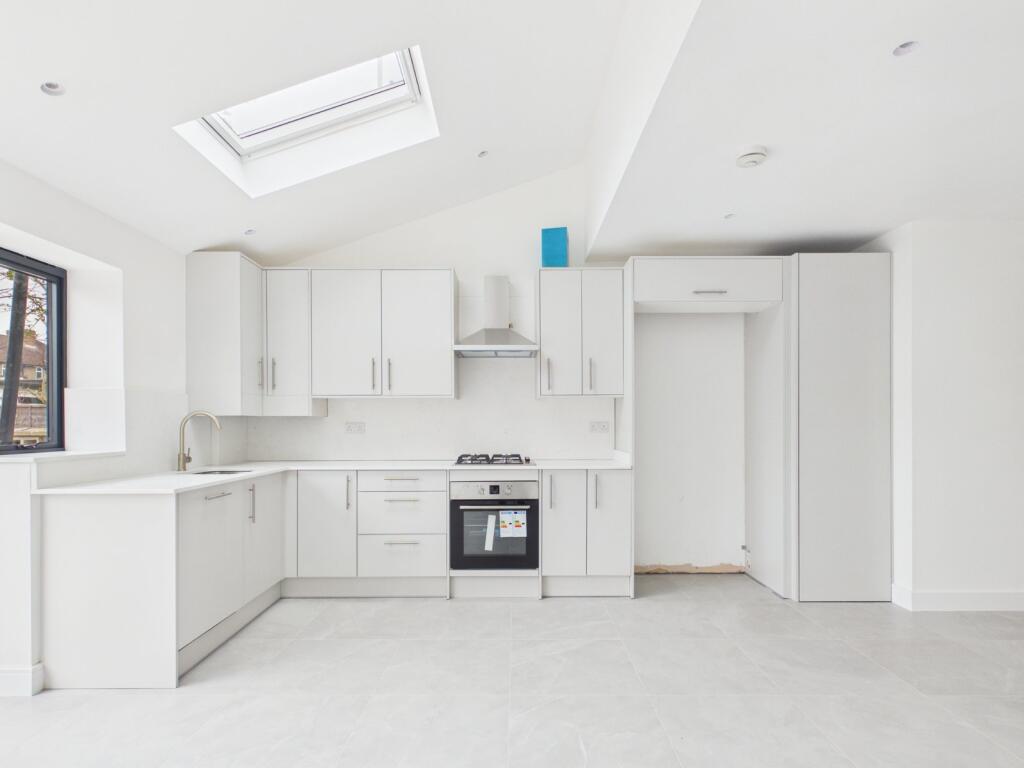 3 bed Detached for rent in Feltham. From The Frost Partnership Feltham