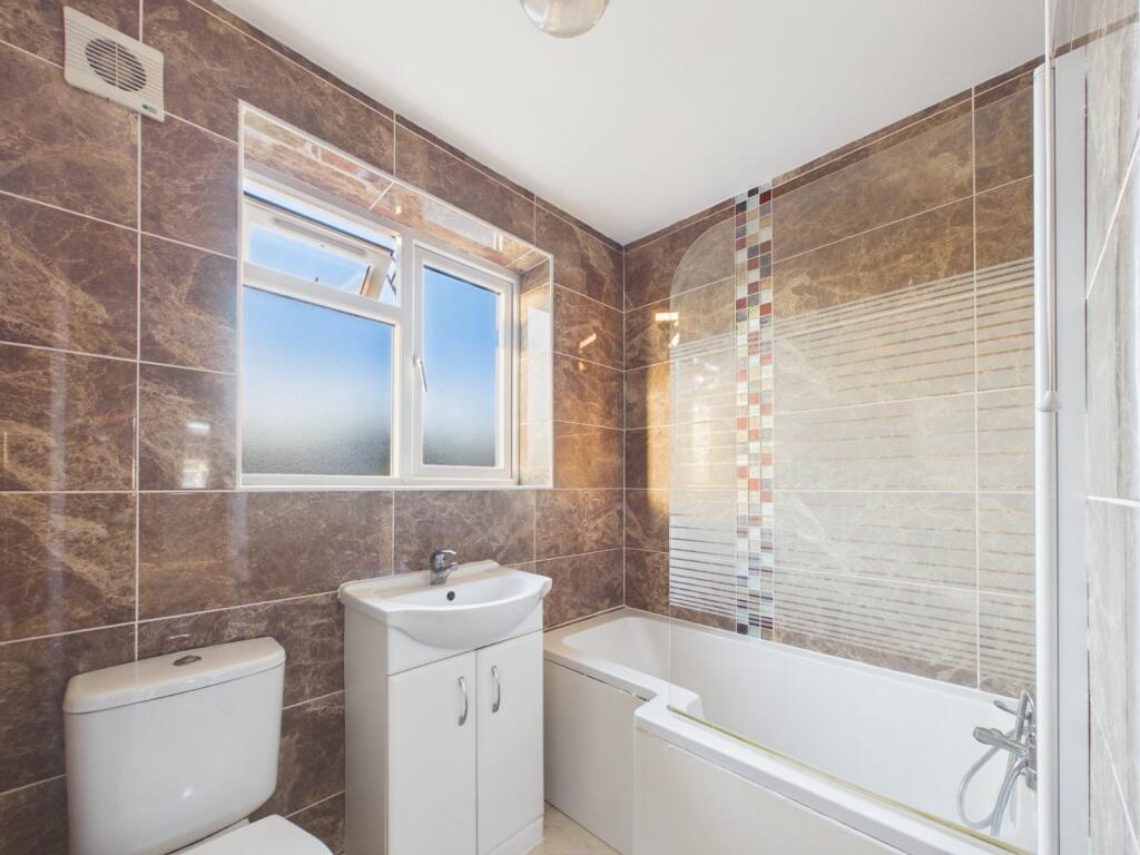 3 bed Mid Terraced House for rent in Feltham. From The Frost Partnership Feltham